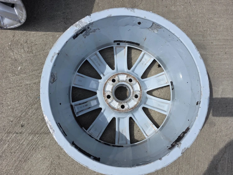 FELGA FELGI VW AUDI SKODA A3 A4 A6 8.0J R18 ET26 8K0601025AD 26/26 KOMPLET