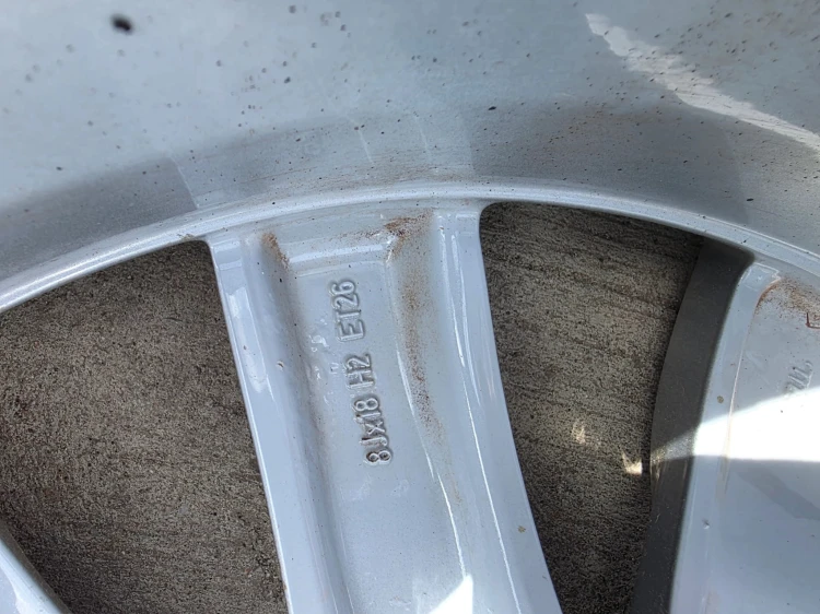 FELGA FELGI VW AUDI SKODA A3 A4 A6 8.0J R18 ET26 8K0601025AD 26/26 KOMPLET