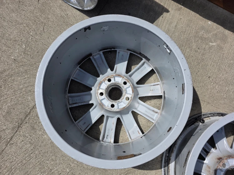 FELGA FELGI VW AUDI SKODA A3 A4 A6 8.0J R18 ET26 8K0601025AD 26/26 KOMPLET