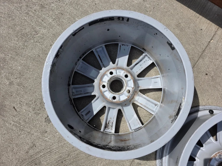FELGA FELGI VW AUDI SKODA A3 A4 A6 8.0J R18 ET26 8K0601025AD 26/26 KOMPLET