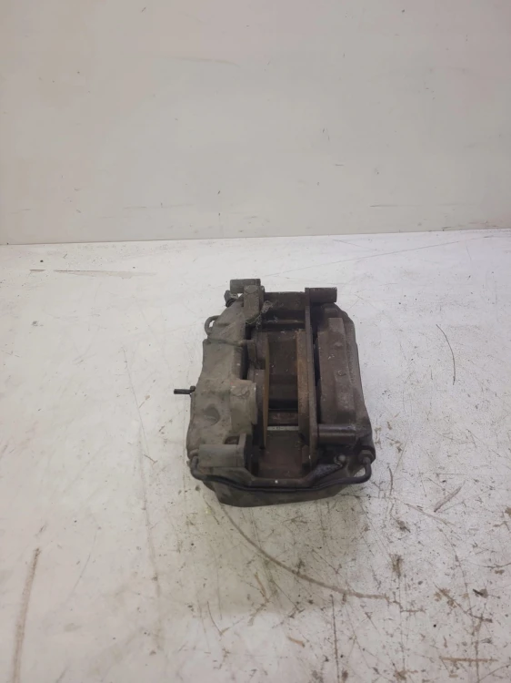 ZACISK HAMULCOWY LEWY PRZÓD AUDI A4 A5 8W05BG 973