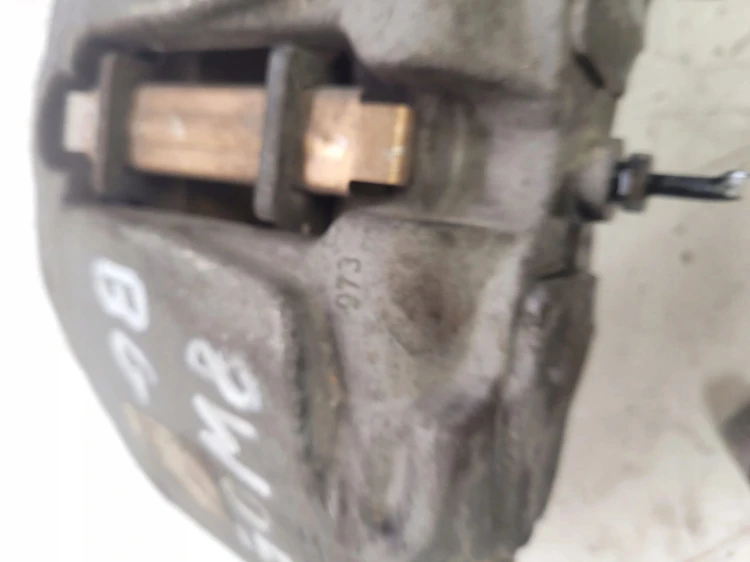 ZACISK HAMULCOWY LEWY PRZÓD AUDI A4 A5 8W05BG 973