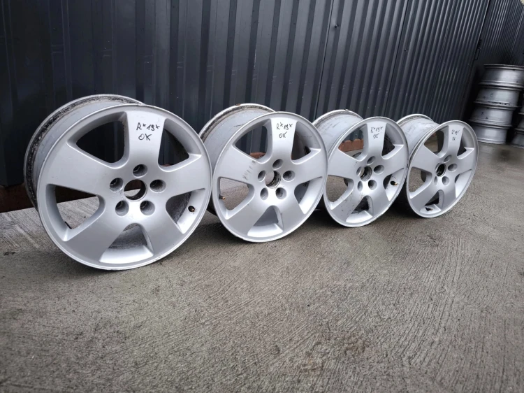 FELGI FELGA KOMPLET VW SKODA AUDI A4 A6 ITP 7.0J R16 ET45 4B0601025F R*19*