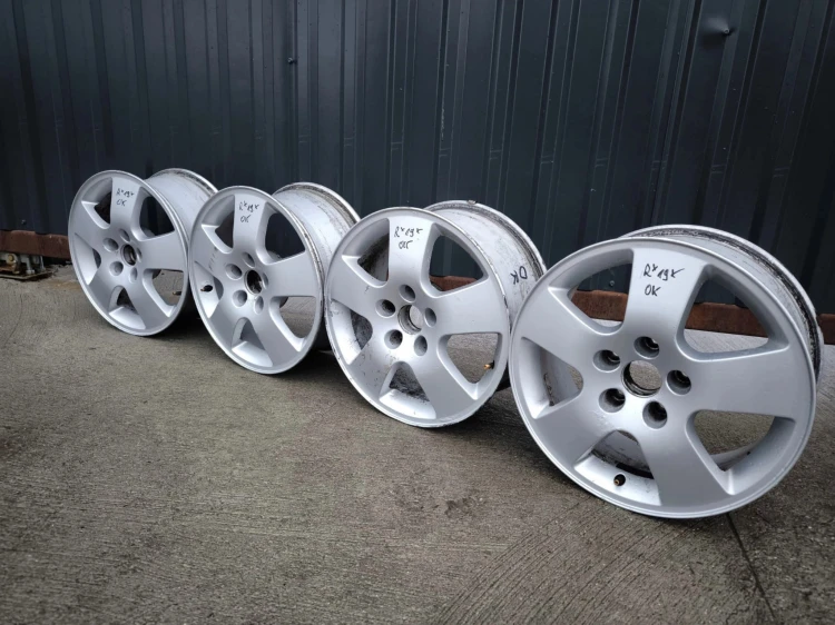 FELGI FELGA KOMPLET VW SKODA AUDI A4 A6 ITP 7.0J R16 ET45 4B0601025F R*19*