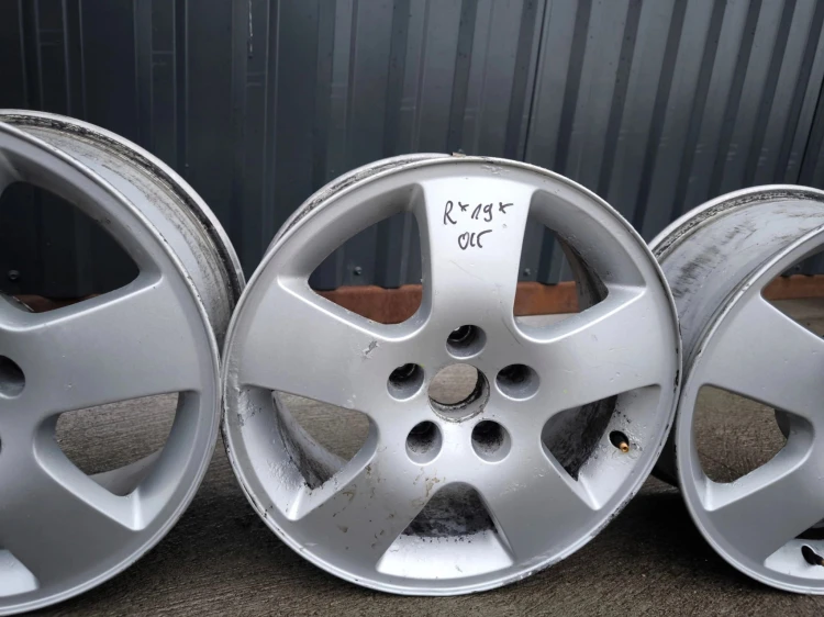 FELGI FELGA KOMPLET VW SKODA AUDI A4 A6 ITP 7.0J R16 ET45 4B0601025F R*19*