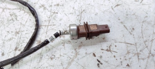 CZUJNIK TEMPERATURY SPALIN AUDI A4 A5 04L919529E
