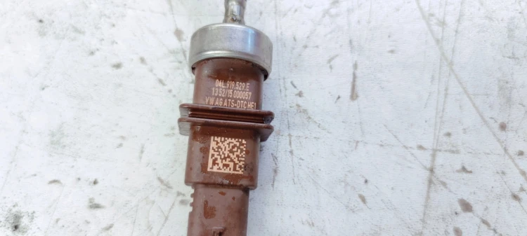 CZUJNIK TEMPERATURY SPALIN AUDI A4 A5 04L919529E