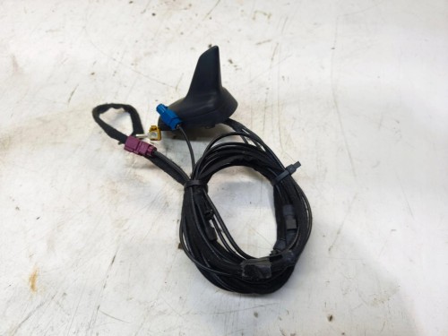 ANTENA LOTKA GPS REKIN AUDI A3 8P 8P0035503L MAT ORYGINAŁ