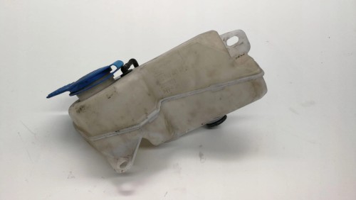 WLEW PŁYNU DO SPRYSKIWACZY AUDI A4 B7 8E0955451AP