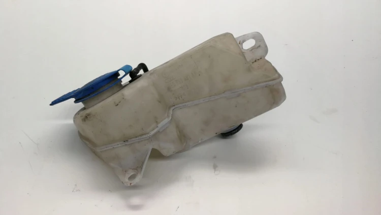 WLEW PŁYNU DO SPRYSKIWACZY AUDI A4 B7 8E0955451AP