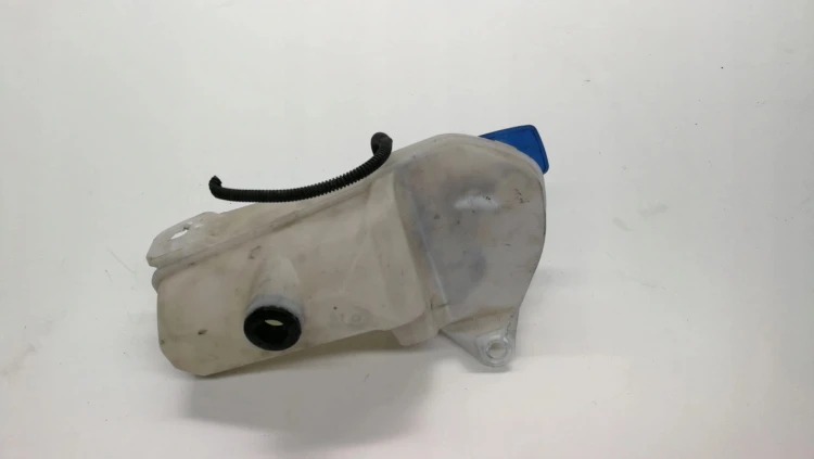 WLEW PŁYNU DO SPRYSKIWACZY AUDI A4 B7 8E0955451AP