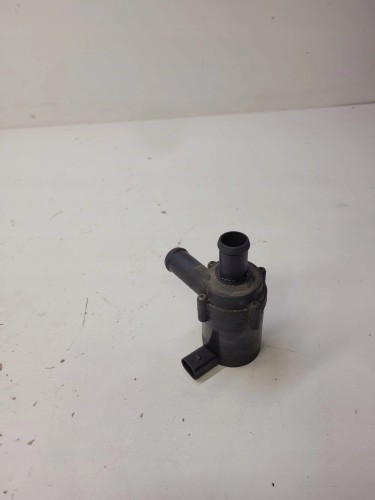 DODATKOWA POMPA WODY AUDI A4 B8 A5 A6 06H965561