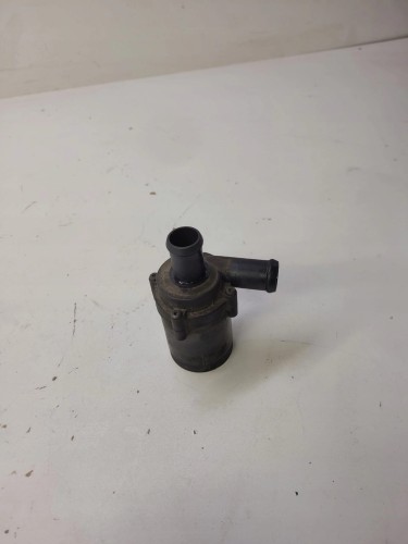 DODATKOWA POMPA WODY AUDI A4 B8 A5 A6 06H965561