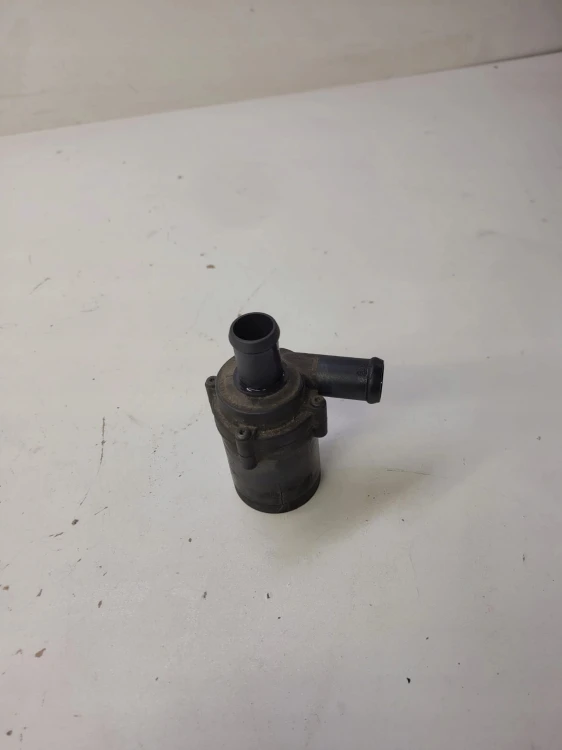 DODATKOWA POMPA WODY AUDI A4 B8 A5 A6 06H965561