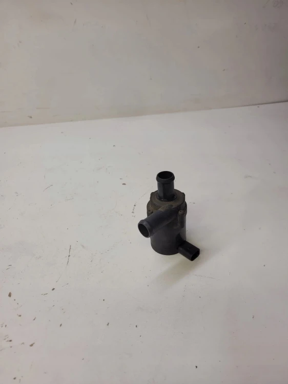 DODATKOWA POMPA WODY AUDI A4 B8 A5 A6 06H965561