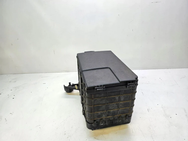 PODSTAWA AKUMLATORA KOMPLET AUDI VW 1K0915333B