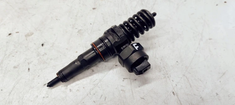 POMPOWTRYSKIWACZ AUDI VW 1.9 TDI 038130073F
