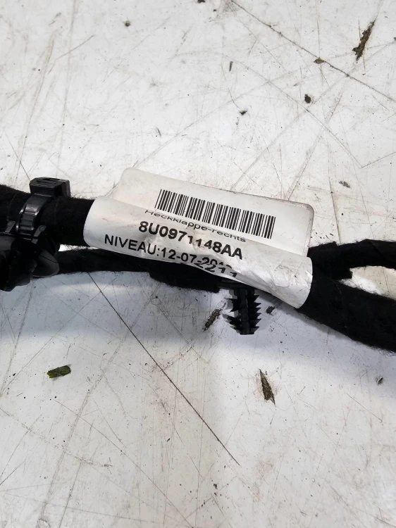 WIĄZKA KLAPY BAGAŻNIKA ELEKTRYCZNA AUDI Q3 8U 8U0971148AA