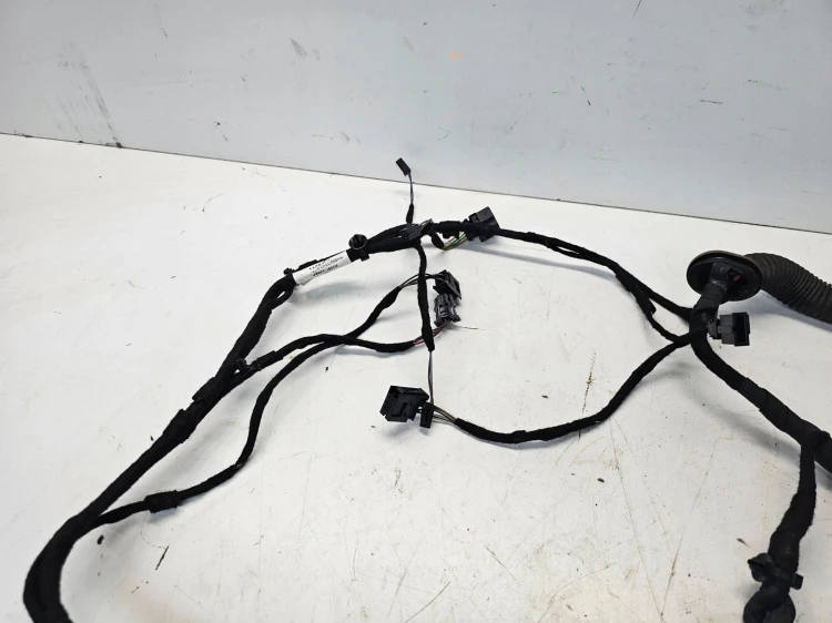 WIĄZKA KLAPY BAGAŻNIKA ELEKTRYCZNA AUDI Q3 8U 8U0971148AA