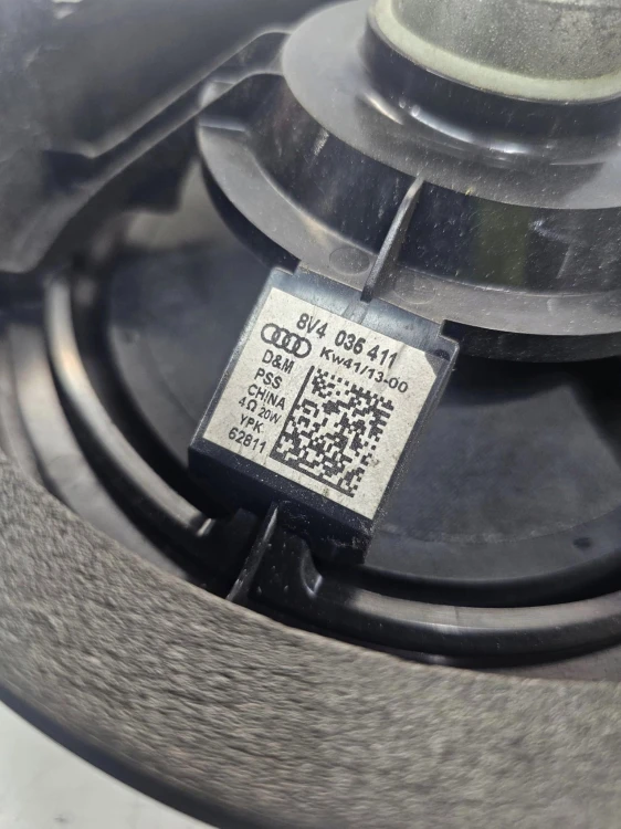 GŁOŚNIK DRZWI TYŁ LEWY PRAWY AUDI A3 8V 8V4035411