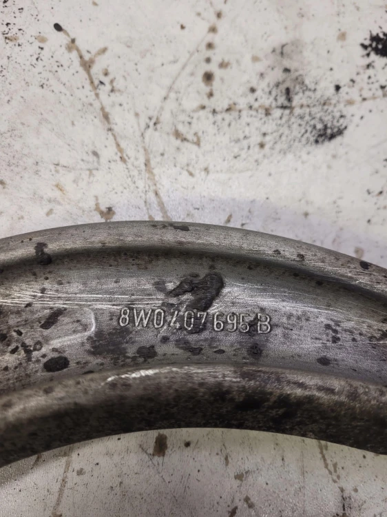 WAHACZ LEWY PRZÓD AUDI A4 B9 A5 8W 8W0407695B